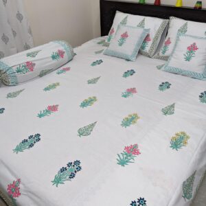 Indulge in the luxury of our soft and comfortable bedsheets crafted from high-quality fabrics. Experience the bliss of effortless refreshment, making your bed a sanctuary of comfort and relaxation.