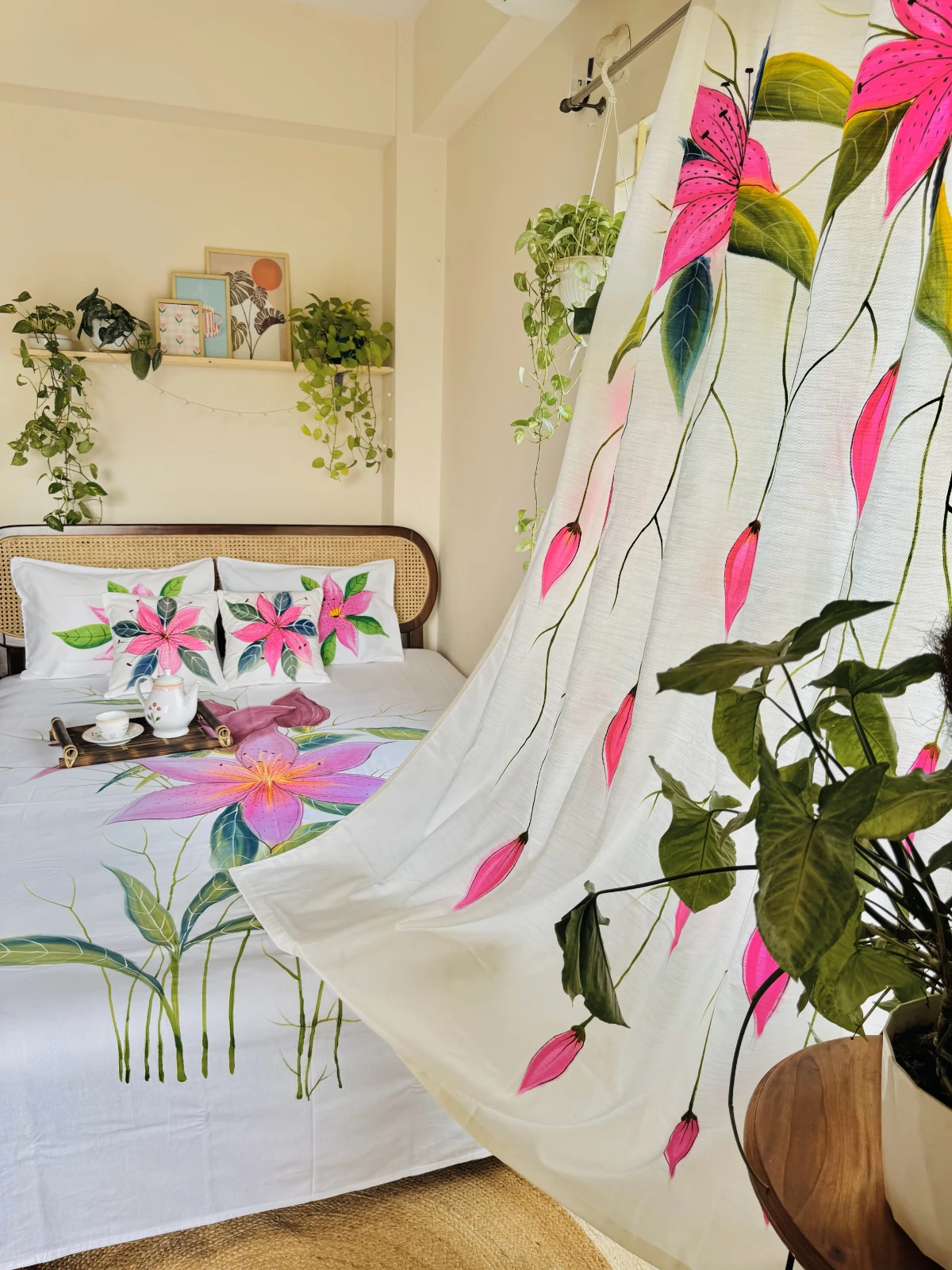 Handpaint king size bedsheet (5)