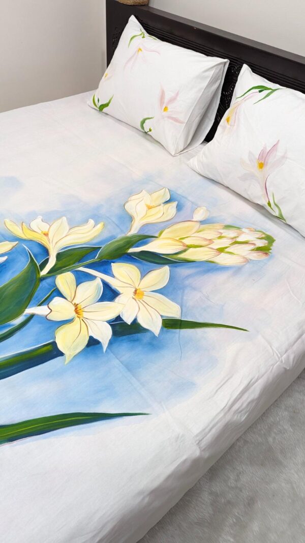 Rosemary Twill Cottn Hand Paint King Size Bedsheet bring a room like a hand painted room