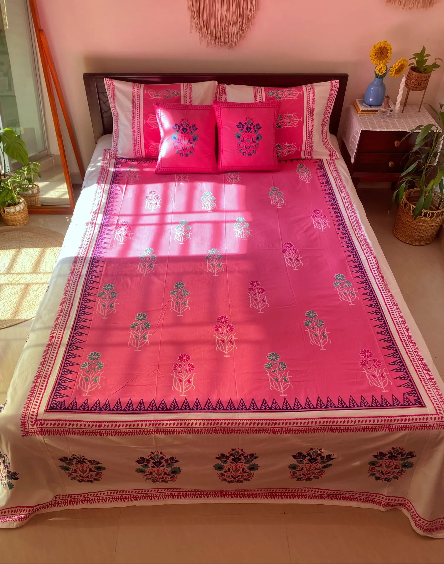 HB0083 Pink hand block bedsheet with two pillow cover side pillow cover cushion cover and curtain (3)