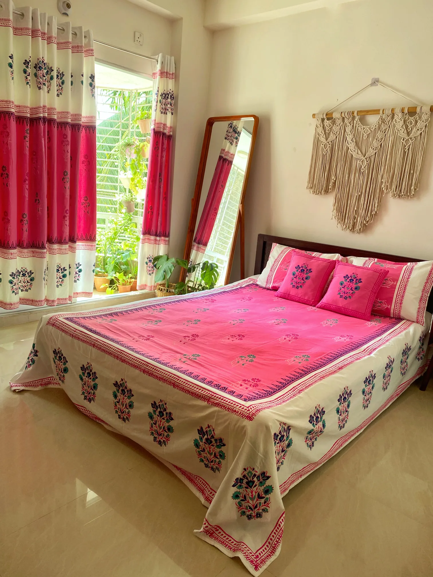 HB0083 Pink hand block bedsheet with two pillow cover side pillow cover cushion cover and curtain (6)
