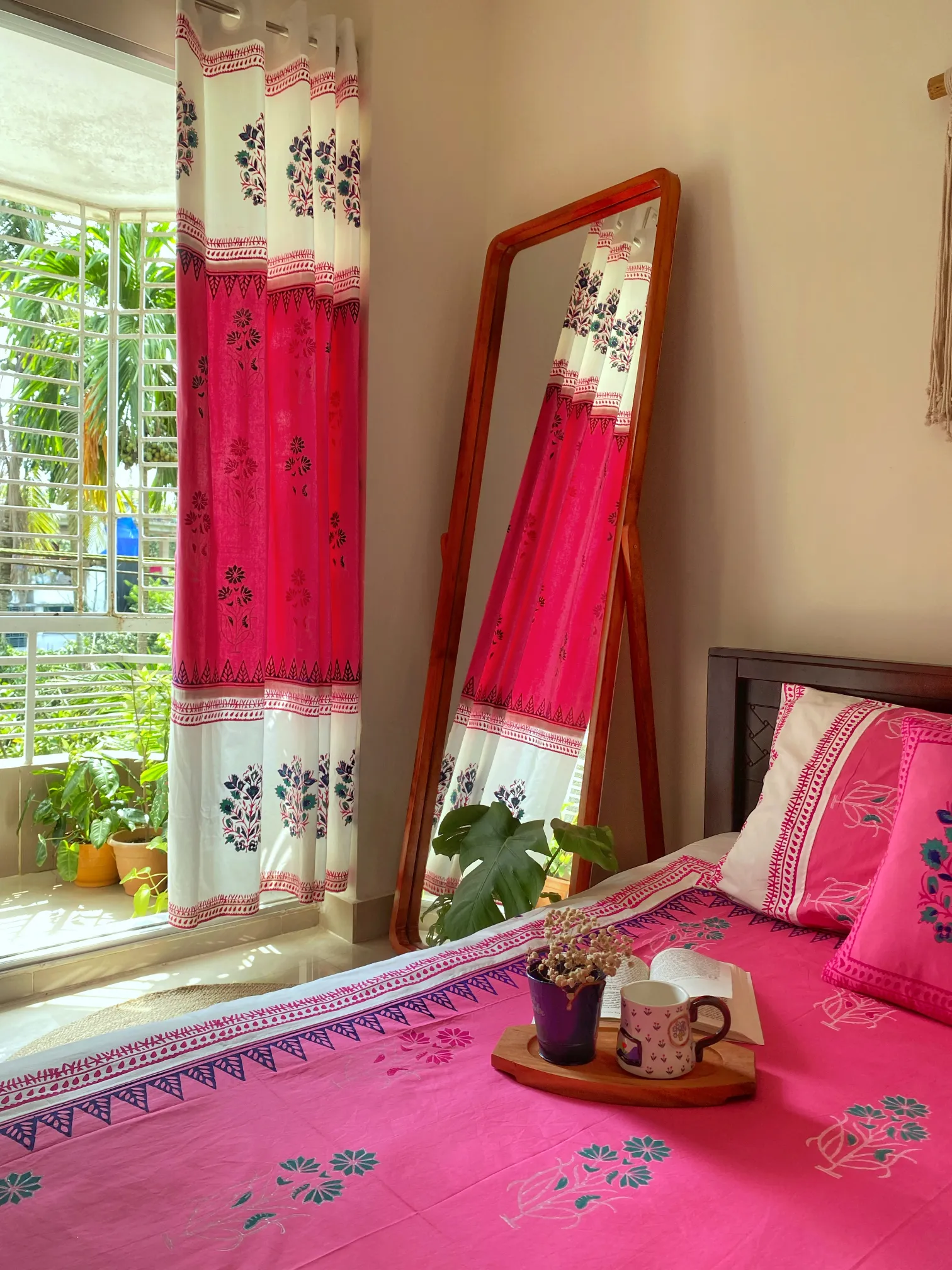 HB0083 Pink hand block bedsheet with two pillow cover side pillow cover cushion cover and curtain (9)