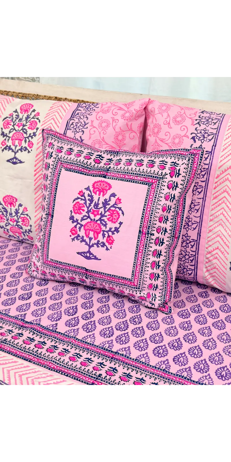 HB0108 Hand Block Pink Bedsheet With Pillow Cover ,Cusion cover,side pillow cover.jpg 8 (1)